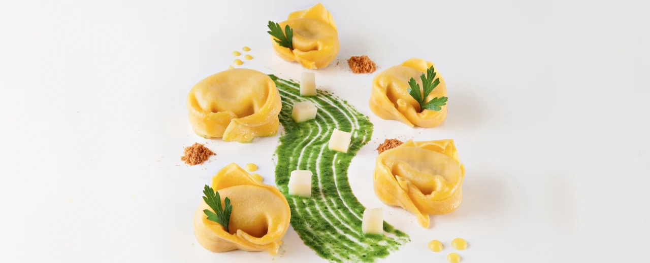 Tortelloni-with-parsley-with-bottle-buttermilk-vellied-potato-and-parsley-sauce-